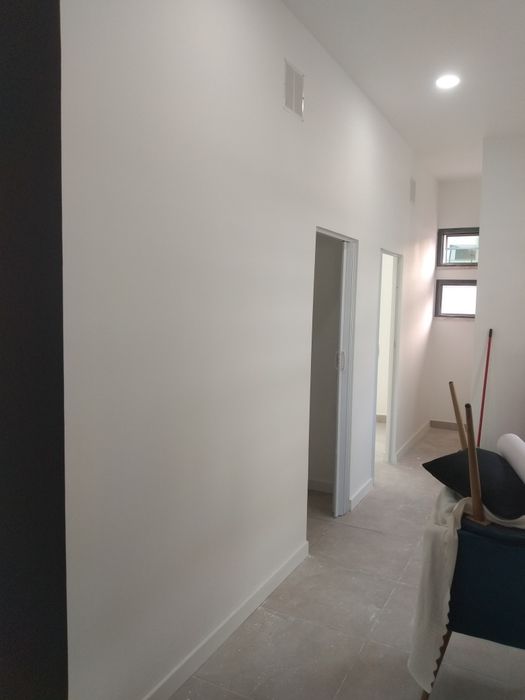 Executamos trabalho em Pladur, paredes, tetos, barramento e pintura