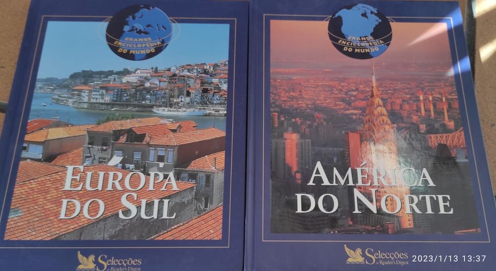 Várias enciclopédias