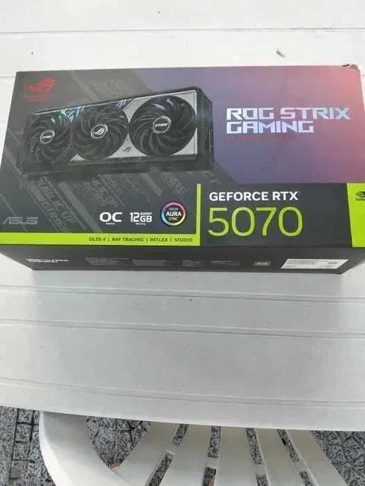 RTX 5070 12GB asus ROG strix OC