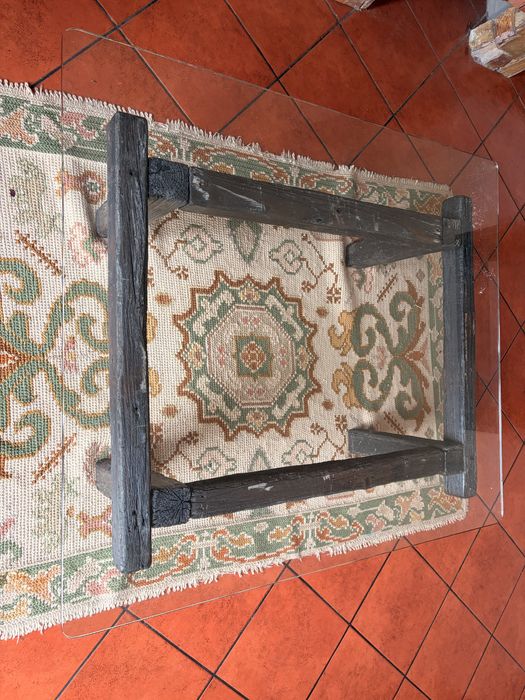 Mesa de Centro Rústica/Industrial – Vidro Temperado e Madeira Maciça