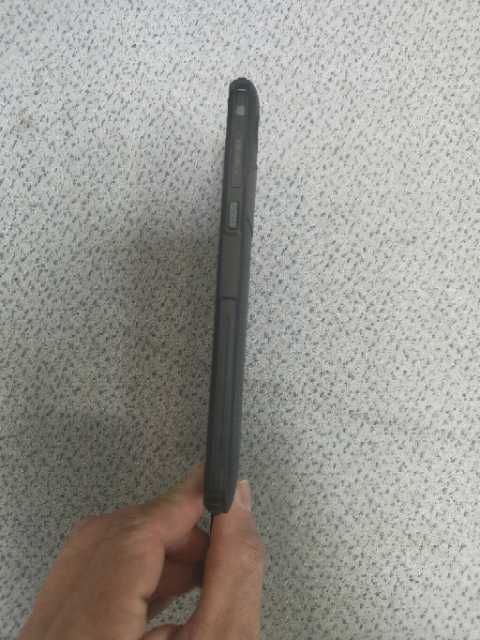 Telefon Hammer Blade 3