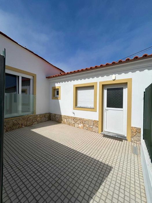 Arrendamento residencial de Moradia geminada na Lourinhã (Seixal) - Rua da Vista Alegre, 8