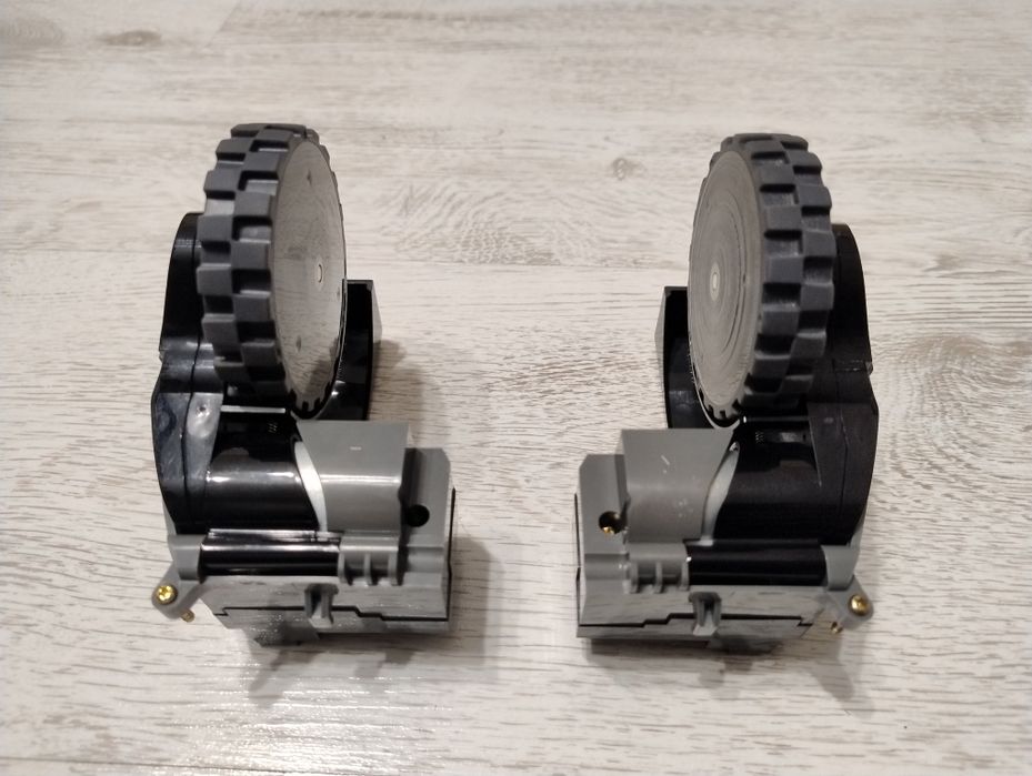 Zestaw Kół Lewe ,L' + Prawe ,R'  Irobot Roomba e5 e6 i3 i5 i7 i8 j5 j7