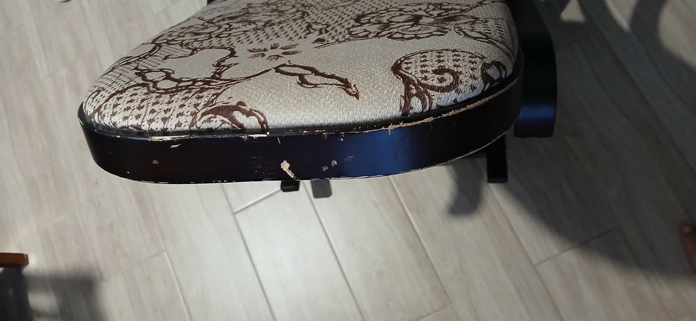 Fotel bujany drewniana rama