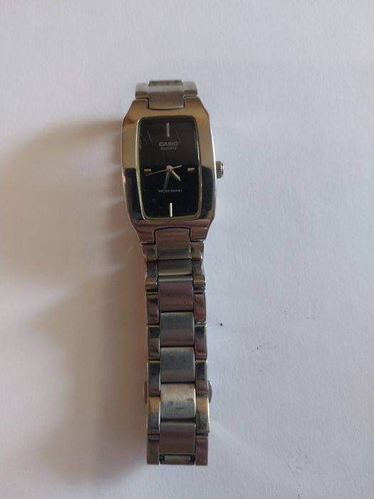 Продам женские  часы Casio