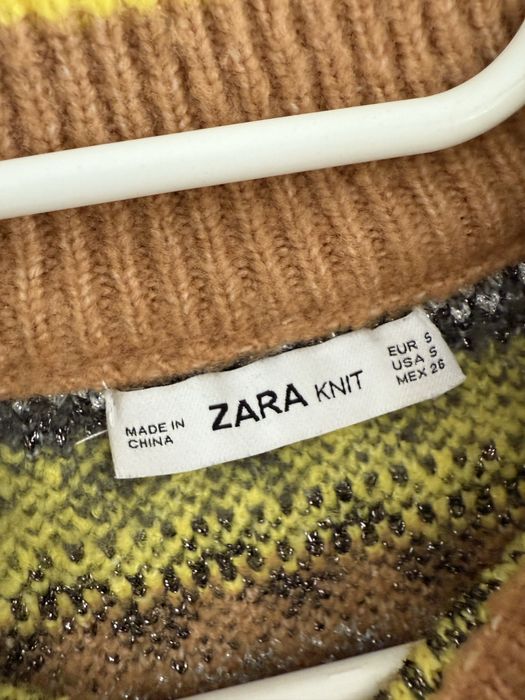 Sweter w print zara