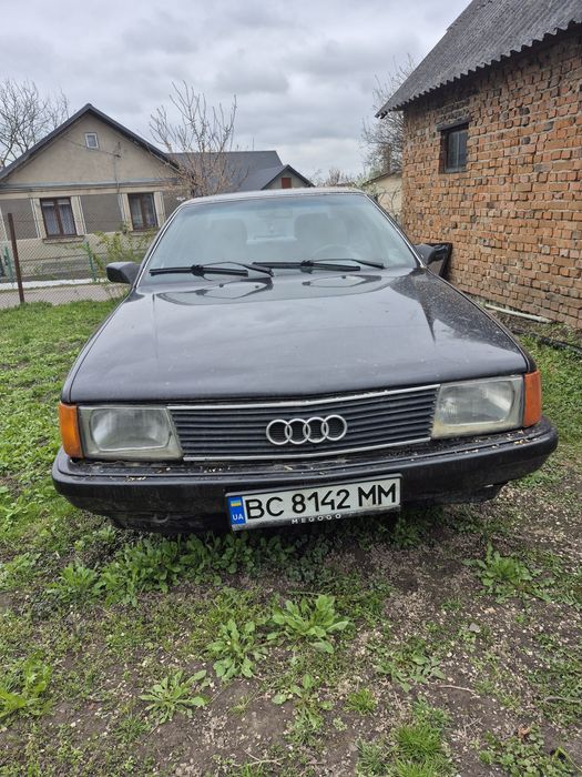 Продам заводиться але щось стукає в моторі.