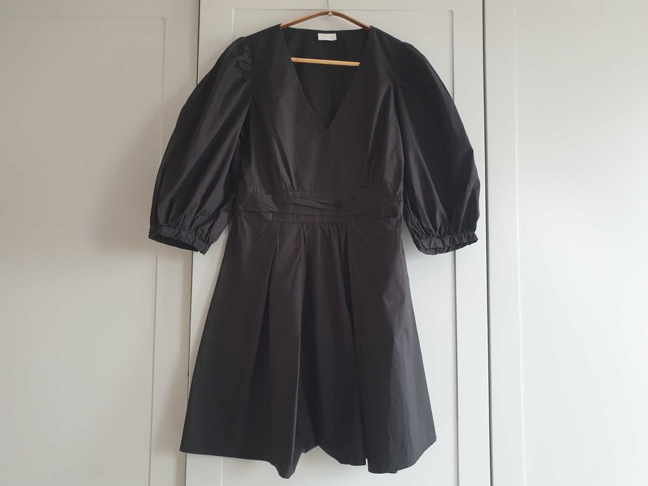 Czarna sukienka z bufiastym rękawem Vila 38 40