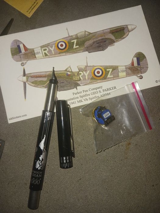 Caneta pin postal parker com oferta