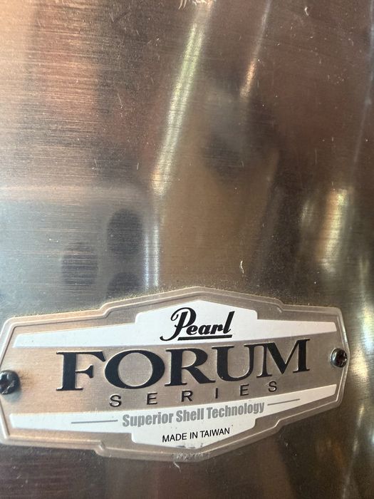 Bateria Acústica Pearl Forum Series 5 peças + Pratos CX-200 + Hardware
