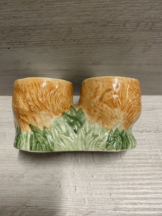 Ceramiczny stojak na dwa jajka