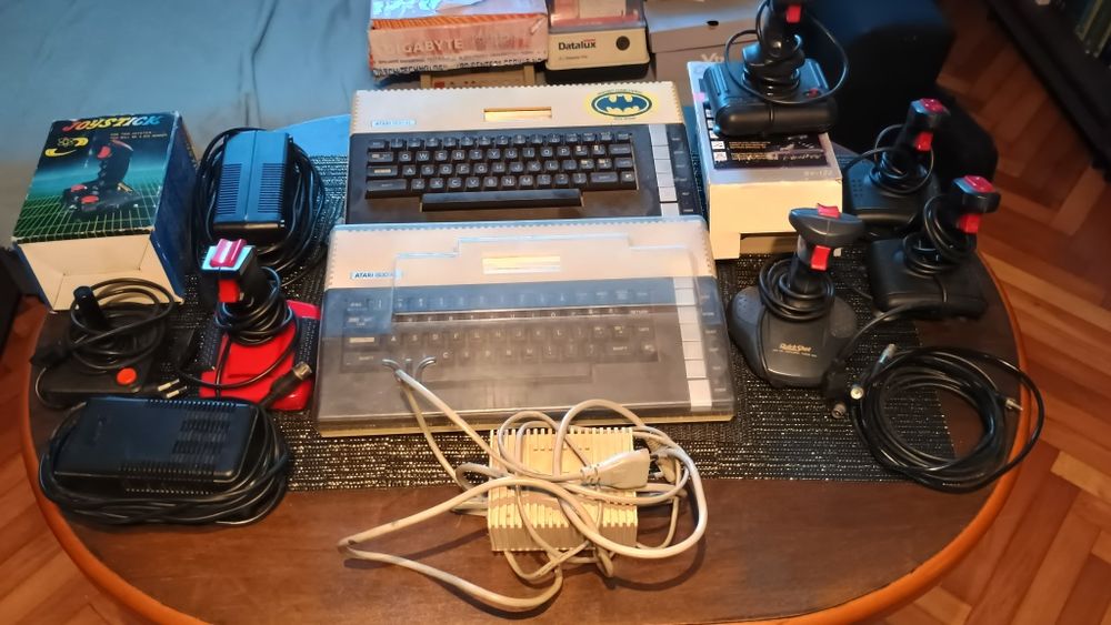 Atari 800 XL Mega zestaw sprzedam tylko w całości