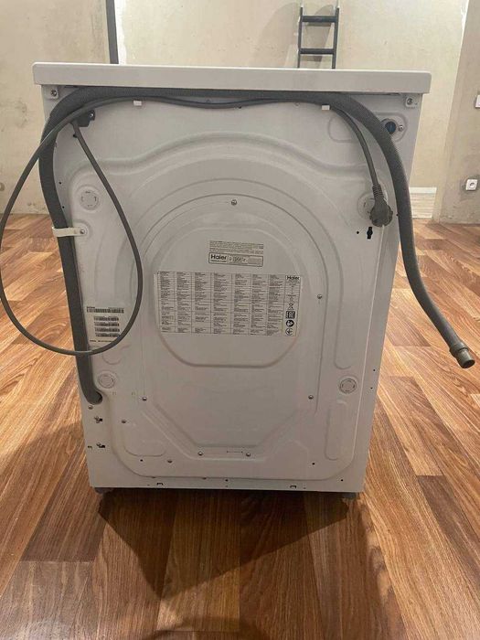 Продам пральну машину Haier HW80-B14979