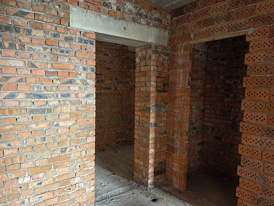 Велика 2к не кутова поруч Центр, є переуступка! 32184