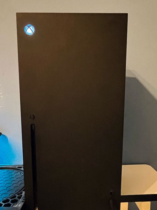 X box series  X czarny i słuchawki x box