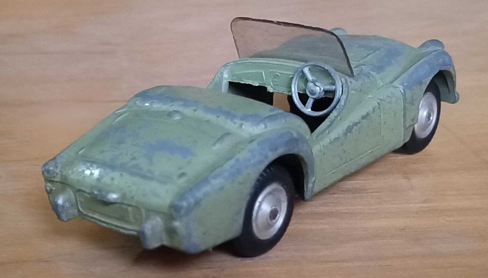 Triumph TR-3 Ref #305 Corgi Toys