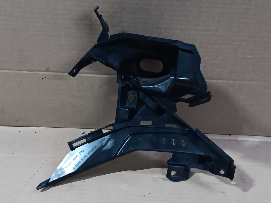 Cobertura direita do pisca Honda CRF1100 Africa Twin