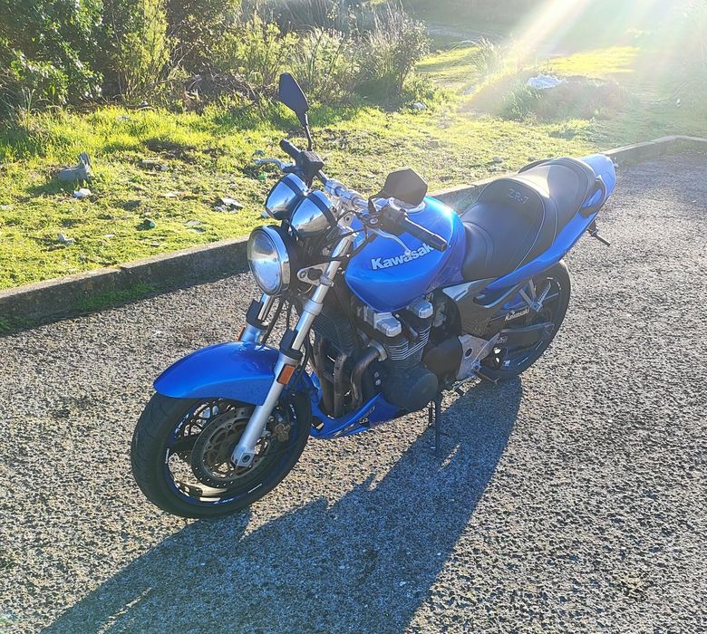 Kawasaki zr7 750cc
