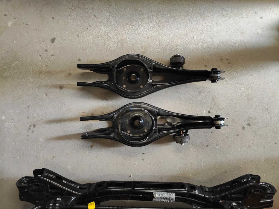 Kia niro 2  скло лівої передньої дверки