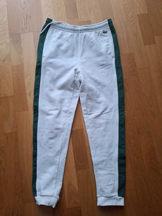 Spodnie joggery lacoste