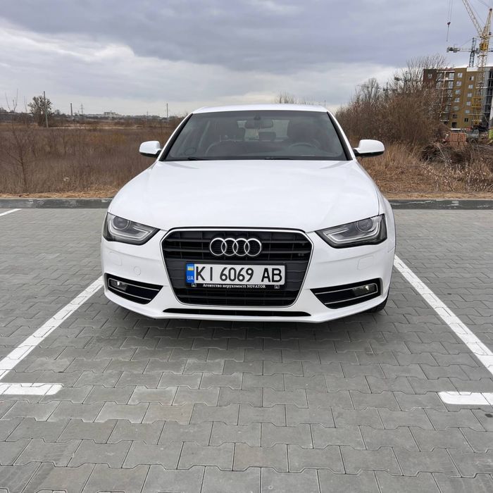 Продам свою автівку Audi A4 2014