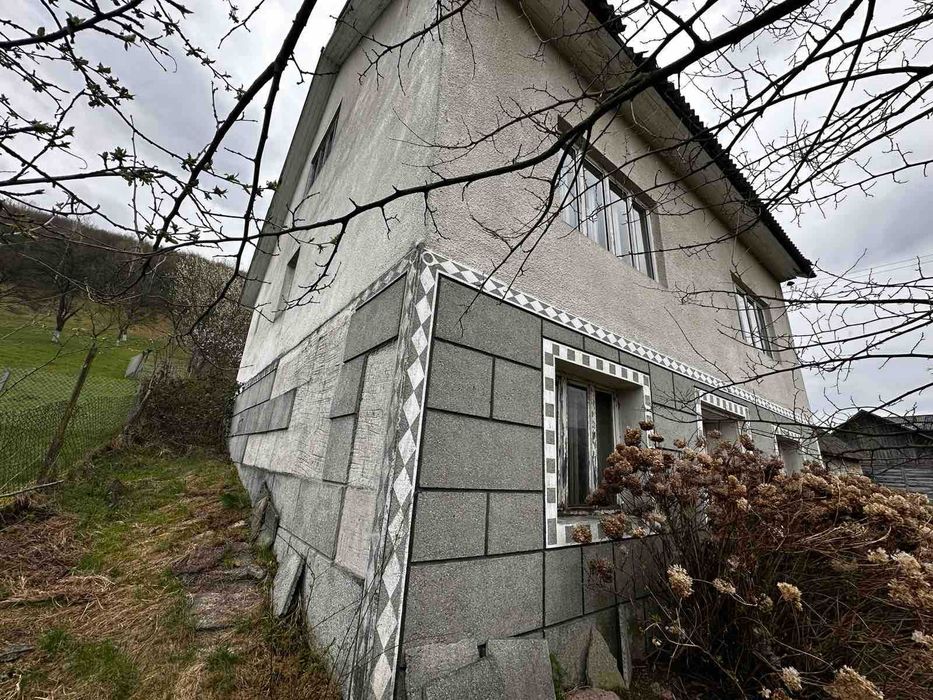 Продається будинок в с. Крива