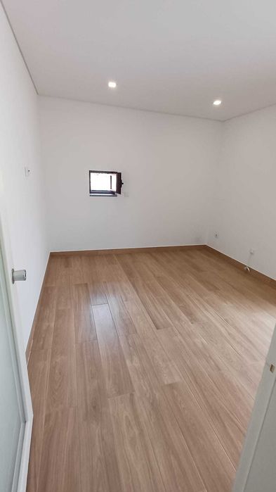 Casa Térrea Independente com garagem e zona lazer