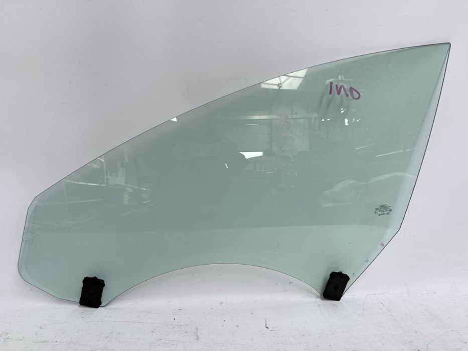 Стекло двери левое Tesla model 3 хайленд