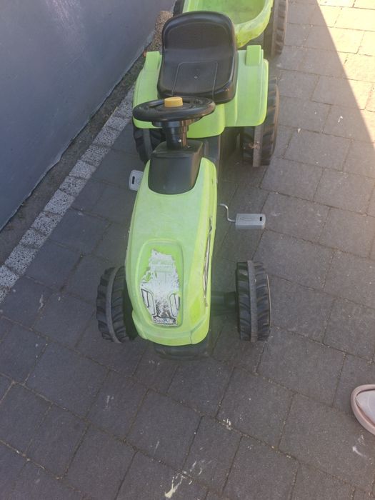 Traktor dziecięcy na pedały