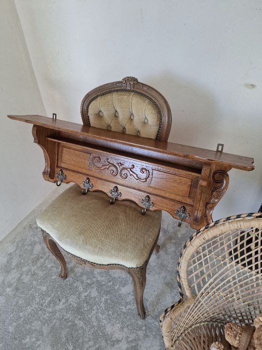 Wieszak drewniany ścienny wieszak vintage z półką