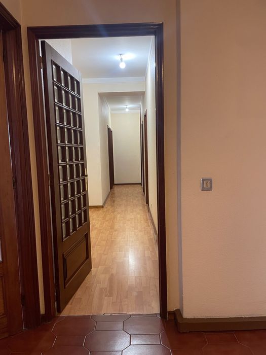 Apartamento T4 para renovar