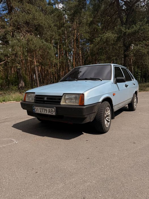 Автомобіль ваз 21099