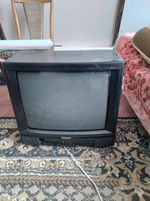 Телевізор в хорошому робочому стані.