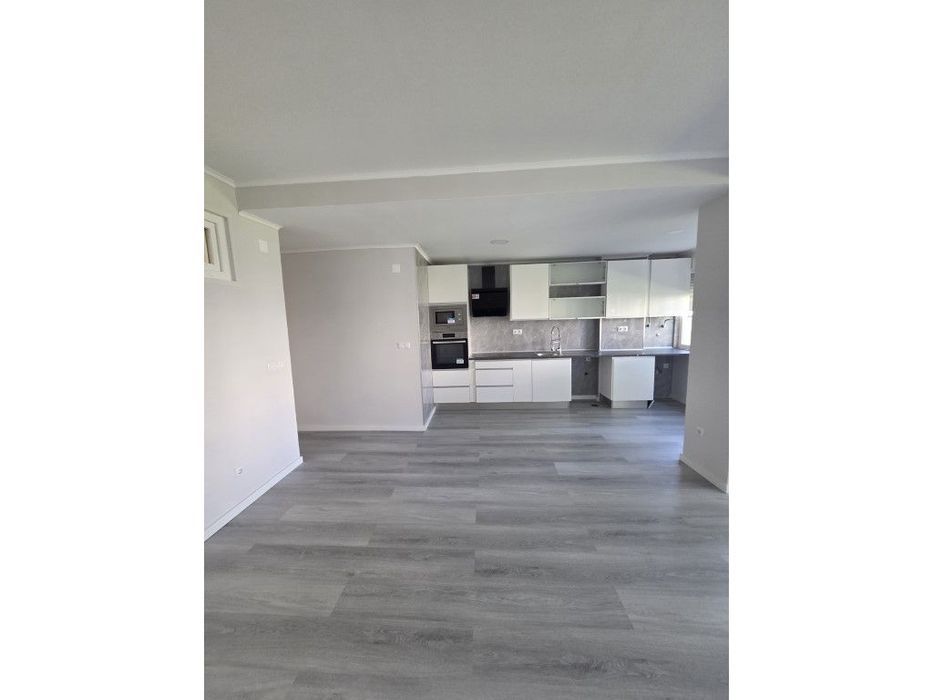Apartamento T2 renovado - Oeiras