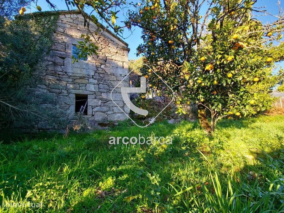 Moradia Rústica em Pedra para Restauro