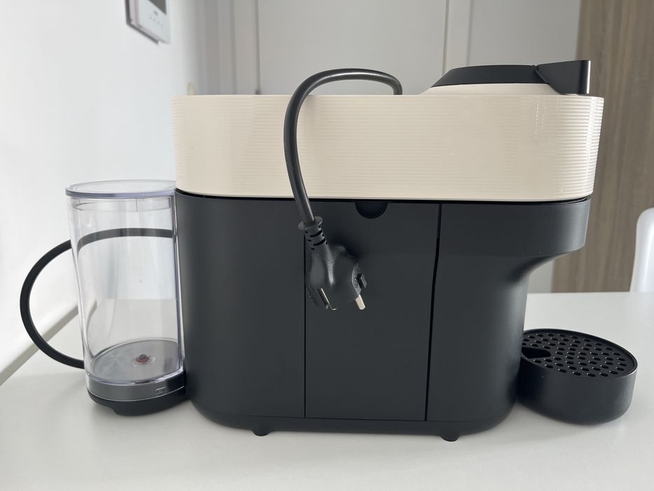 Máquina de Café Nespresso Vertuo Pop coconut white