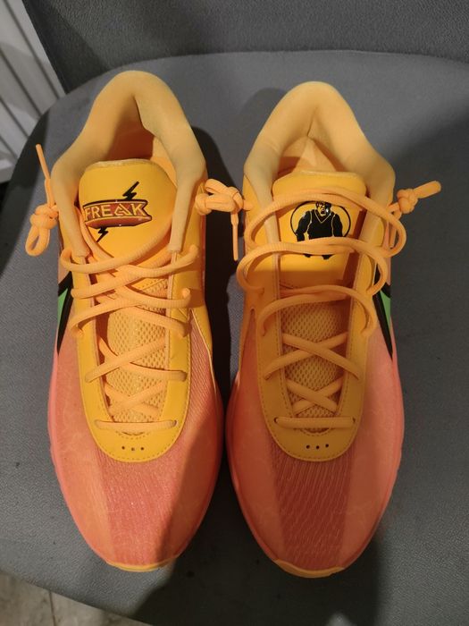 Buty NIKE raz na nogach