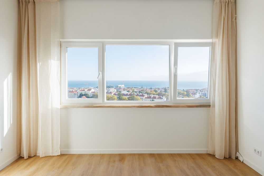 Apartamento totalmente renovado com vista mar em Carcavelos