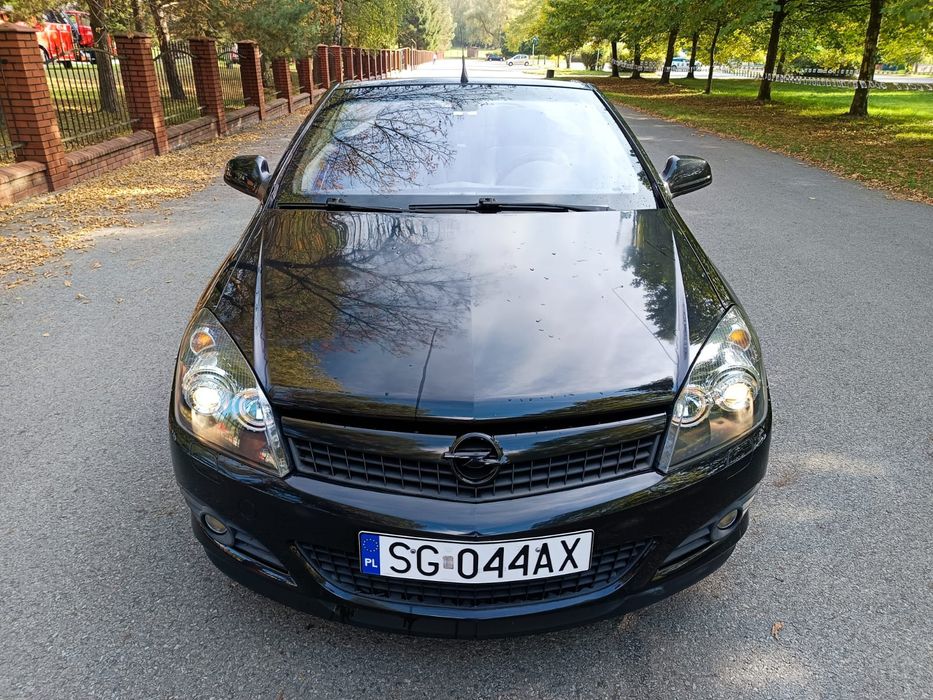 Opel Astra 2010 rok 1.6 turbo super stan