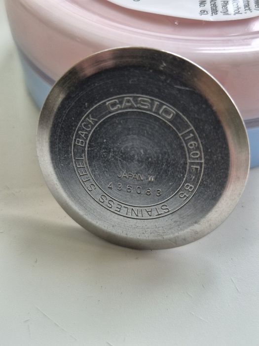 Tampa traseira original de relógio Casio 160F F85 – usada

Tampa trase