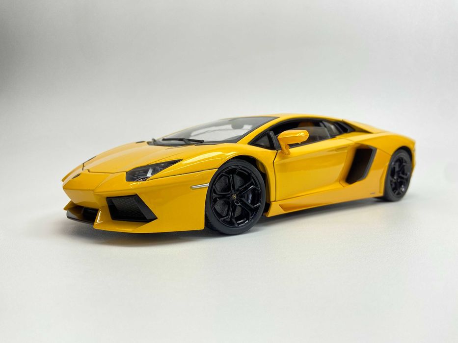1/18 модель Lamborghini Aventador LP700 NEX Models