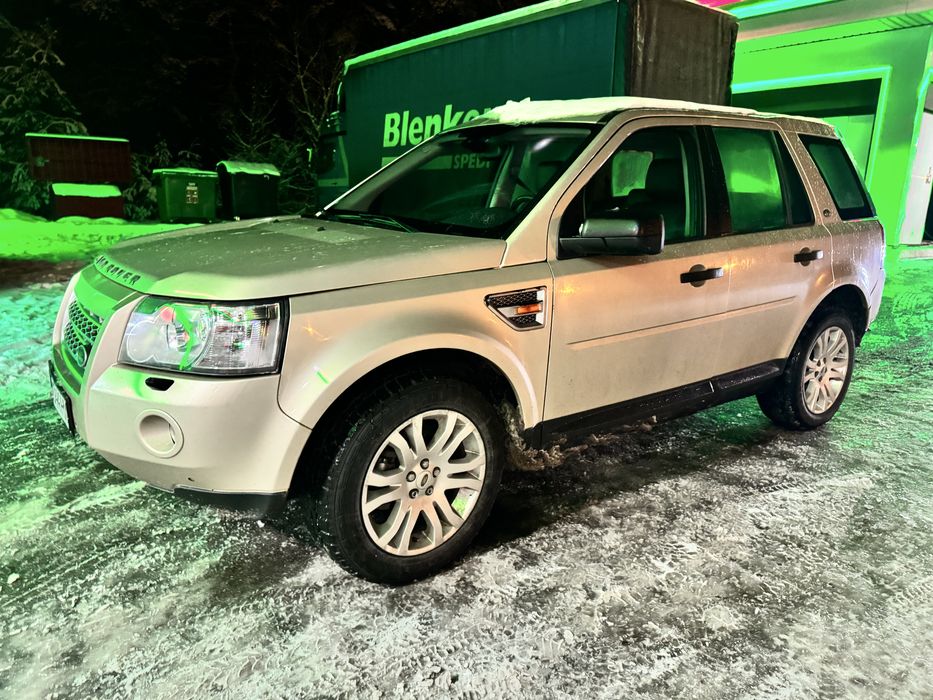 Продам Land Rover Freelander 2.2 дизель в отличном состоянии, Мотор работает отлично, кпп без вопросов, ходовая часть сделана, кузов целый не гнилой, не ржавый, электрика исправна, в ходу очень приятный, сел поехал