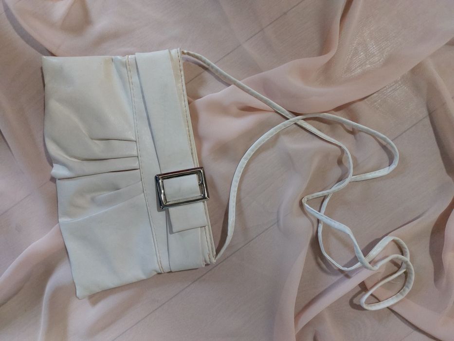 Mała kremowa torebka na ramię