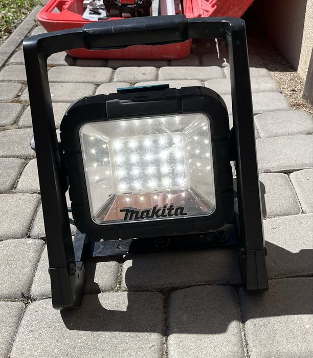 Lampa przenośna DML 805 Makita