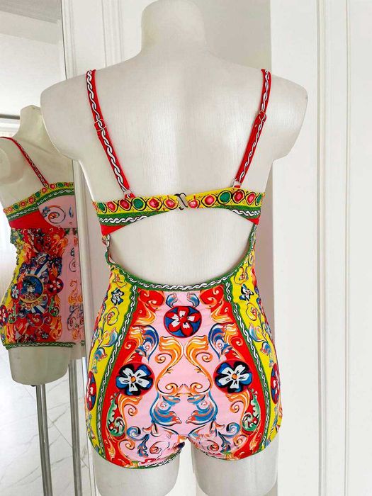 Купальник з парео Dolce & Gabbana в наявності р.38,40