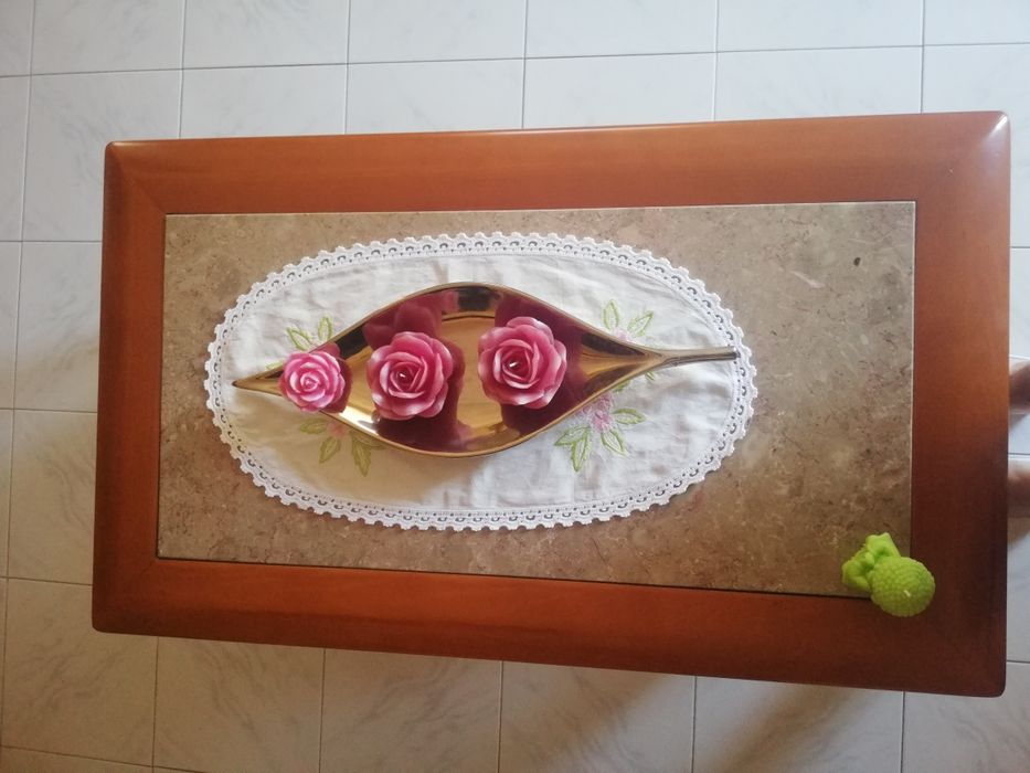 Mesa de centro com pedra