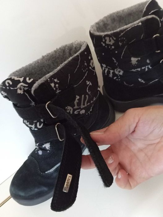 Buty FLORTEX - ciepłe czarne botki z białymi mazakami - r. 34