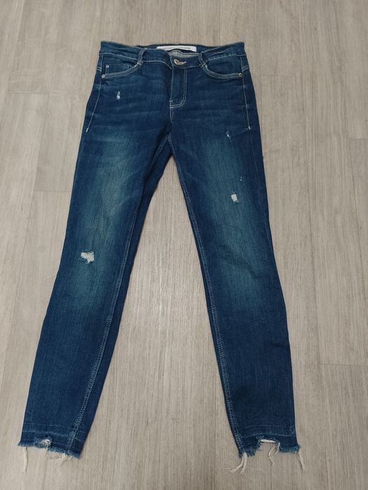Sprzedam spodnie damskie rozmiar 38 firmy Zara.