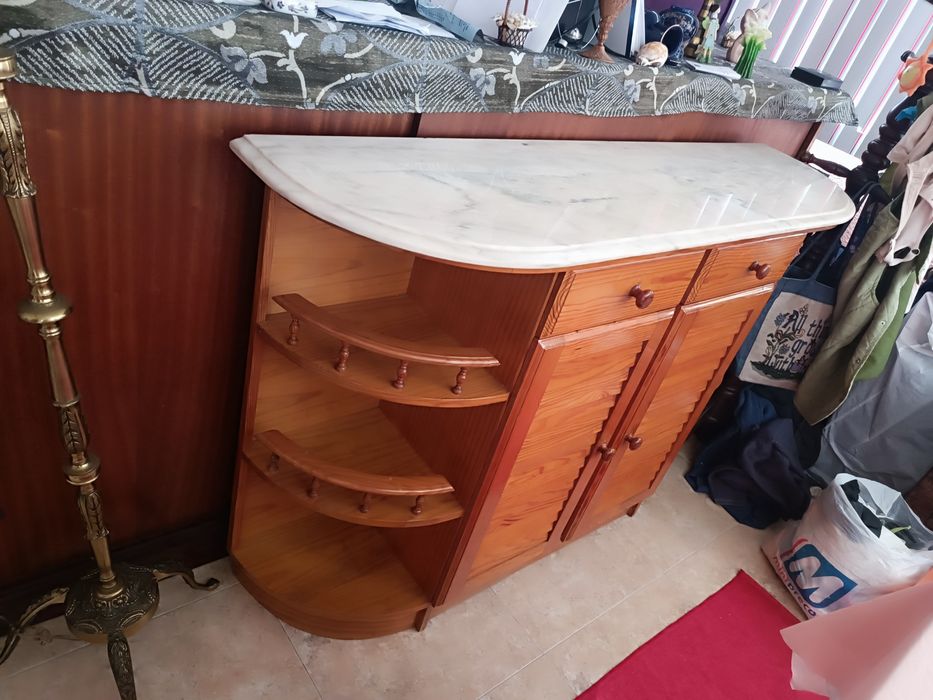 Sapateira com pedra mármore grande