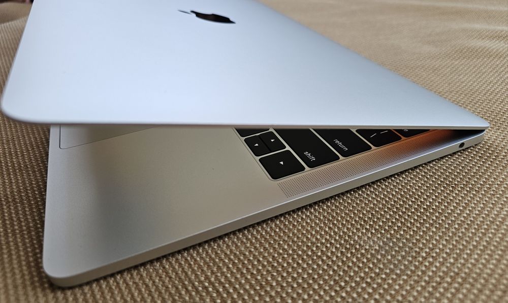 Ноутбук Apple Macbook Pro 13", A1708, i5, ssd 250gb, ram 8gb